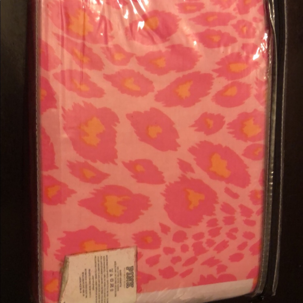 Rare pink leopard sheet set size twin